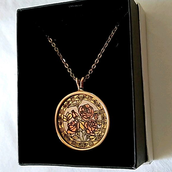 Vntg Amway Demascence Medallion - Picture 1 of 5